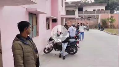 खड्डा: भटवलिया में पति-पत्नी के विवाद के बाद युवक ने फांसी लगाकर दी जान, पुलिस ने शव का पोस्टमार्टम करवाकर जांच शुरू की