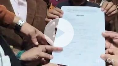 बारां: ब्राह्मण विरोधी बयान पर ब्राह्मण कल्याण परिषद ने कलेक्ट्रेट के बाहर नारेबाजी कर गृहमंत्री के नाम कलेक्टर को ज्ञापन दिया