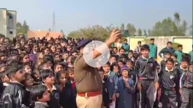 नौगावां सादात: नौगांवा में स्थित एक स्कूल में यातायात नियमों की जागरूकता कार्यक्रम का आयोजन, एसपी ने किया संबोधित