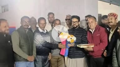 ढटवाल: जिला सहकारिता विकास संघ के निदेशक यशवीर पटियाल ने सांसद अनुराग सिंह ठाकुर से की शिष्टाचार भेंट