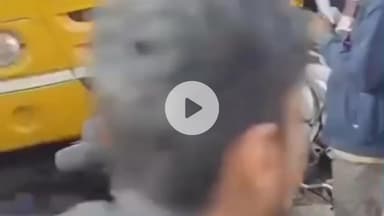 कांके: रातू रोड के पास स्कूल बस ने कई वाहनों को मारी टक्कर, घटनास्थल पर पहुंची पुलिस