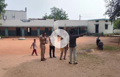 నారాయణపేట్: మరికల్ మండల గ్రామపంచాయతీ లోని పోలింగ్ కేంద్రాలను పరిశీలించిన సిఐ రాజేందర్ రెడ్డి