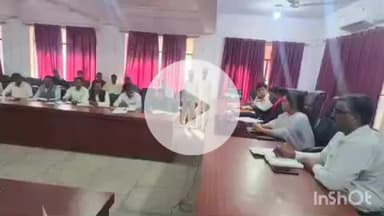नानपारा: नानपारा तहसील सभागार में अधिकारियों के साथ बैठक कर एसडीएम ने SIR फॉर्म के विषय में की समीक्षा