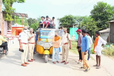 నారాయణపేట్: ఆటో డ్రైవర్లు ట్రాఫిక్ నిబంధనలు పాటించాలి:  సిఐ శివశంకర్