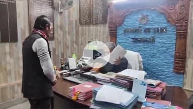 नरेन्द्रनगर: प्रभागीय वनाधिकारी डीपी बलूनी ने कहा कि पहाड़ों में भालुओं का जीवन चक्र बदल गया