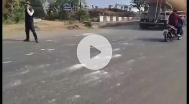 लखनादौन: लखनादौन शहर में हाईवे पर फ्लाई ऐश ढो रहे डंपरों का मनमानापन जारी, जनता परेशान