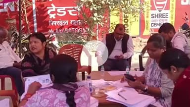 महाराजगंज: हनुमान मंदिर, पिपरदेउरा में SIR कैंप में उमड़ी भीड़