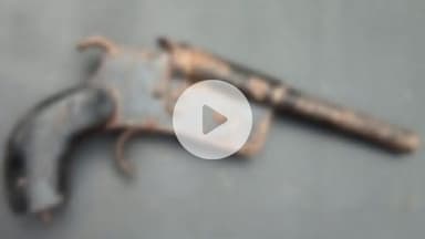 बरौनी: बरौनी पुलिस ने बथौली गांव में मस्जिद के पास से एक देसी कट्टा बरामद किया