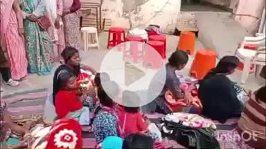 बारां: नामदेव समाज महिला मंडल ने गोपाल कॉलोनी में निराश्रित महिलाओं को कंबल और मौजों का वितरण किया