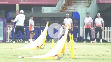 कांके: IND vs SA ODI: भारतीय टीम ने नेट पर किया अभ्यास, कोहली ने लगाए लंबे शॉट्स