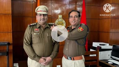 पानीपत: पानीपत SP ने सब इंस्पेक्टर से इंस्पेक्टर बने दीपक कुमार को कंधे पर स्टार लगाकर दी बधाई