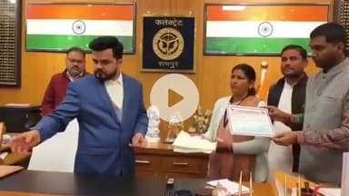 रामपुर: SIR में उत्कृष्ट कार्य करने पर ज़िला अधिकारी अजय कुमार द्विवेदी ने चार बीएलओ को किया सम्मानित