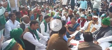 आज जनपद #गौतमबुद्धनगर में नोएडा एक्सप्रेस के फलेदा कट पर भा.कि.यू.लोकशक्ति के राष्ट्रीय अध्यक्ष श्री मास्टर श्यौराज सिंह