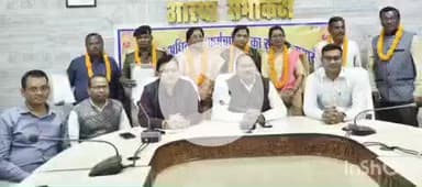 जगदलपुर: कलेक्टर कार्यालय में आठ सेवानिवृत्त सेवकों को दी गई आत्मीय विदाई, कलेक्टर के निर्देश पर त्वरित ग्रेच्युटी आदेश जारी