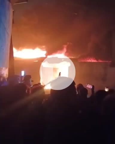 कानपुर: ट्रांसपोर्ट नगर में फैक्ट्री में लगी भीषण आग, केमिकल के कई ड्रम फटे, धमाके से मची दहशत, फायर ब्रिगेड आग बुझाने में जुटी