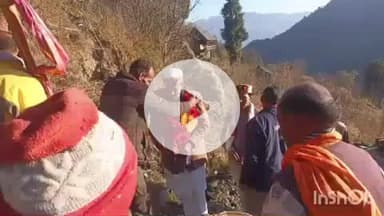 ओट: द्रंग के पूर्व विधायक जवाहर ठाकुर ने स्नोर घाटी की बांधी पंचायत का किया दौरा