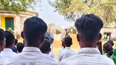 धुरकी: पीएम श्री हाई स्कूल खुटिया में पुलिस का जागरूकता अभियान, छात्रों को साइबर व सामाजिक सुरक्षा की सीख