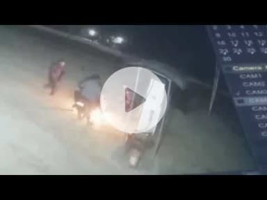 हरपालपुर क्षेत्र में पेट्रोल भरवाते वक्त बाइक में लगी आग, लपटें देख सहमें लोग, CCTV फुटेज वायरल