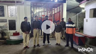 मुंगेर: मंडल कारा मुंगेर में डीएम-एसपी ने की सुबह-सुबह छापेमारी