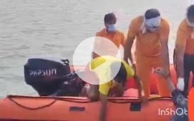 बारां: गरडा गांव के तालाब में डूबे युवक का शव SDRF और सिविल डिफेंस टीम ने किया रेस्क्यू, पुलिस रही मौजूद