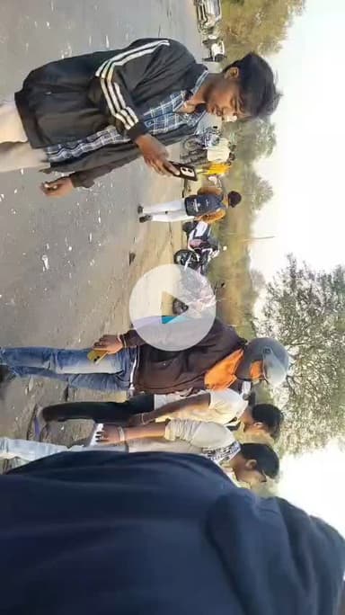 व्यासनगर/पामगढ़ तेज रफ़्तार का कहर ! बीच सड़क सवारियों से भरी बस पलटी, दर्जनों यात्री घायल