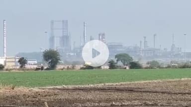 बीना: बीना रिफाइनरी में नो डेवलपमेंट जोन का उल्लंघन, अवैध निर्माण पर सांसद अनजान, पूर्व मंत्री प्रभु सिंह ने उठाए सवाल