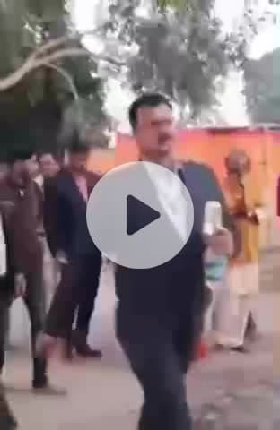 टीकमगढ़: टीकमगढ़ जिले में उमा भारती ने मां की याद में निकाली यात्रा, हनुमान मंदिर में की पूजा-अर्चना