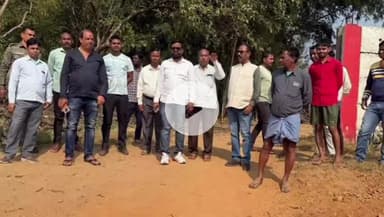 बलियापुर: विधायक चन्द्रदेव महतो ने प्रधानखंता पंचायत के बगानधार बस्ती में ग्रामीणों की समस्याएं सुनीं