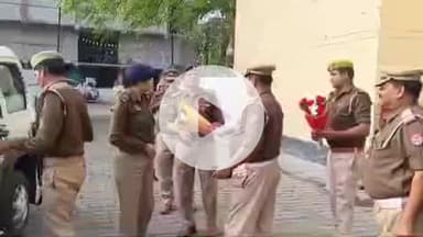 झांसी: झांसी यातायात कार्यालय में यातायात माह का समापन, पुलिस ने किए 34 हजार के चालान, वसूला 5 करोड़ का राजस्व