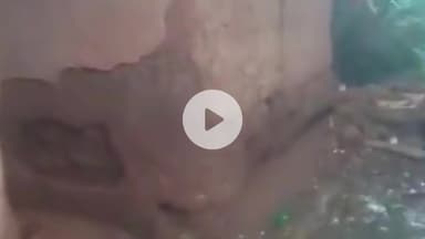 சாத்தான்குளம்: மீரான்குளம் பகுதியில் மழை காரணமாக வீட்டின் சுவர் இடிந்து விழுந்து சேதம்