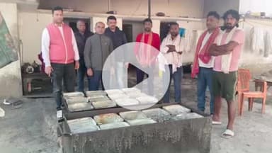 हज़ारीबाग: मिलावटी खाद्य निर्माण पर छापेमारी, पनीर और मक्खन का नमूना संग्रह कर परिसर सील किया गया