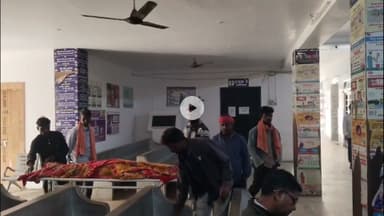 गिरिडीह: नारायणपुर मोड़ पर सड़क हादसे में एक युवक की मौत, एक घायल, सदर अस्पताल में हुआ पोस्टमार्टम