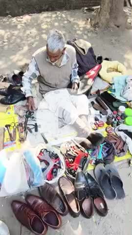 Cobbler stitching a bag 🛍️ !! #explore #dailyfeed #insight #foryou