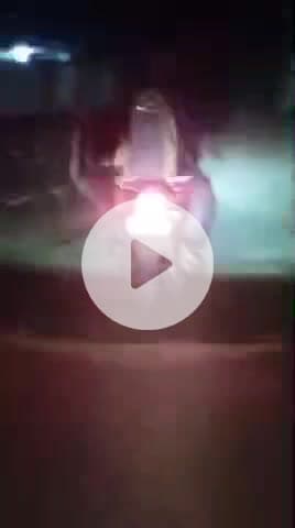 हज़ारीबाग: दारू प्रखंड बीआरसी कार्यालय से कुर्सी ले जाते कर्मी का वीडियो वायरल, कार्यालय प्रबंधन पर सवाल