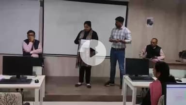 टीकमगढ़: कलेक्टर ने टीकमगढ़ में बीएलओ हेल्प डेस्क का निरीक्षण किया, आवश्यक निर्देश दिए