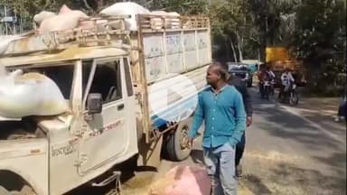 लोहरदगा: पिकअप और बॉक्साइट ट्रक की टक्कर, चालक घायल, वाहन ज़ब्त, अल्पसंख्यक जिलाध्यक्ष ने तेज रफ़्तार रोकने की मांग की