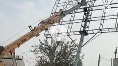 पानीपत: पानीपत में अवैध यूनिपोल पर नगर निगम का पंजा, काटे जा रहे हैं यूनिपोल