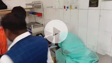 सीतापुर: परसेंडी रेलवे पुल पर चलती हुई मोटरसाइकिल से एक महिला सड़क पर गिर गई, जिसके चलते वह गंभीर रूप से घायल हुई