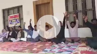 नानपारा: नवाबगंज ब्लॉक में इंडियन रिपब्लिकन पत्रकारिता संगठन ने BDO पर भ्रष्टाचार के आरोप में शुरू किया आमरण अनशन