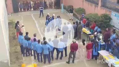 नावकोठी: अकहा ररिऔना में संकुल स्तरीय टीएलएम मेला आयोजित, उत्कृष्ट टीएलएम बनाने वाले प्रतिभागी सम्मानित