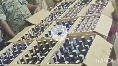 मुंगेर: सफियासराय थाना पुलिस ने अवैध विदेशी शराब बरामद की, चालक फरार