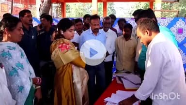 దుగ్గొండి: శివాజినగర్ కేంద్రంలో నామినేషన్ల స్వీకరణ ప్రక్రియ పరిశీలిస్తున్న కలెక్టర్ డాక్టర్ సత్య శారద