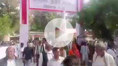 टीकमगढ़: संत महाराज रामपाल के बैनर-फ्लेक्स फाड़ने का बजरंग दल पर आरोप, दोनों पक्षों ने एसपी से की शिकायत