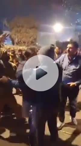 सीतापुर: हरगांव में कहा-सुनी के दौरान चीनी मिल के सिक्योरिटी गार्ड ने किसान पर तानी बंदूक, हुआ जमकर बवाल, वीडियो हुआ वायरल