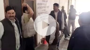 झुंझुनू: अजमेर विद्युत वितरण निगम श्रमिक संघ ने बकाया ₹45 लाख के इंसेंटिव के लिए किया प्रदर्शन, दिया ज्ञापन