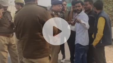 कानपुर: पनकी नहर के पास एक दर्जन गोकशी अवशेष मिलने पर बजरंग दल के कार्यकर्ताओं ने किया हंगामा, अवशेष डीकंपोज की मांग की