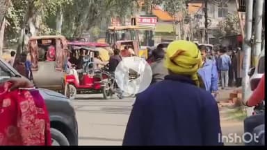 आरा: मंगलवार को आरा नगर निगम ने बड़ी मठिया से रमना मैदान के चारों तरफ पकड़ी चौक तक अतिक्रमण हटाने का अभियान चलाया