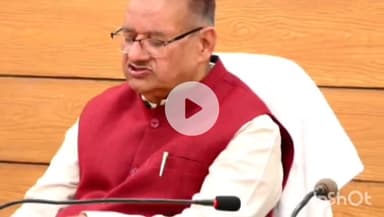 देहरादून: कैबिनेट मंत्री गणेश जोशी ने मसूरी विंटरलाइन कार्निवल की तैयारियों की समीक्षा बैठक की