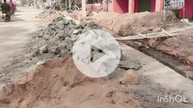 बरियातु: बारियातू प्रखंड कार्यालय के पास पथ निर्माण विभाग द्वारा नाली निर्माण में अनियमितता, लोगों ने जताई नाराज़गी