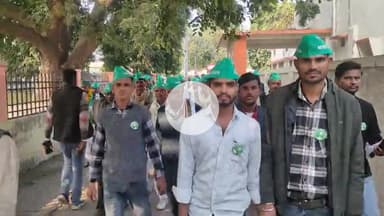 आगरा मंडल अध्यक्ष भारतीय किसान संगठन राजू यादव प्रत्याशी वार्ड संख्या 30 जिला पंचायत क्षेत्र ने जिला मुख्यालय पहुंचे